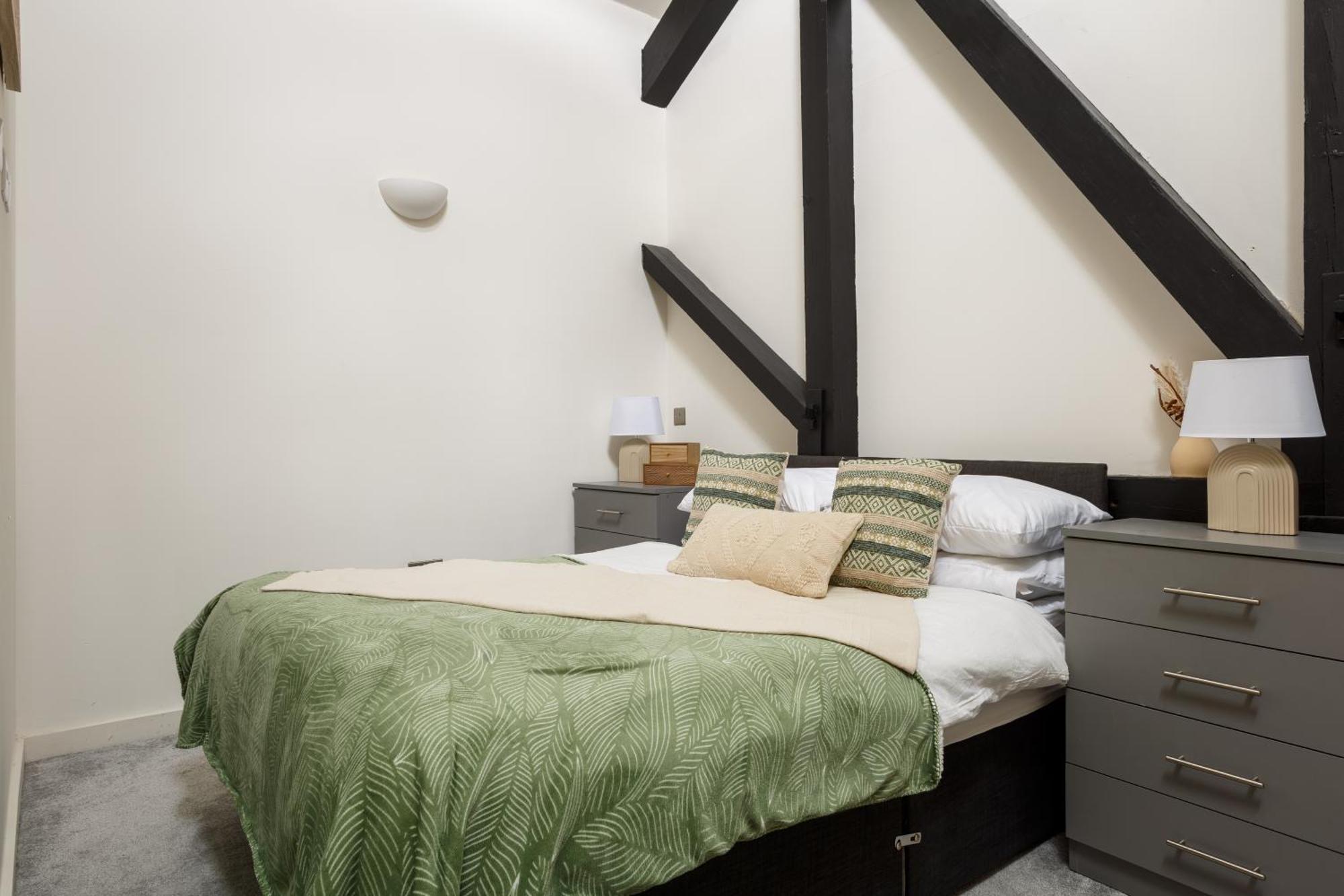 2 Bed New York Style Loft Free Parking Apartment